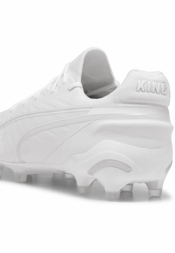Puma - Buty piłkarskie unisex PUMA KING ULTIMATE FG/AG. Kolor: biały, wielokolorowy, szary. Sport: piłka nożna