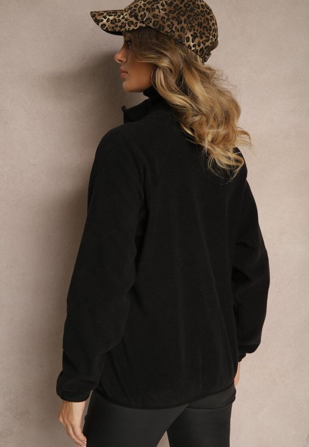 Renee - Czarna Bluza z Zapięciem na Suwak Kieszeniami i Stójką Esandria. Okazja: na co dzień. Typ kołnierza: kołnierzyk stójkowy. Kolor: czarny. Materiał: jeans. Styl: casual, klasyczny