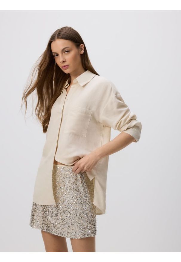 Reserved - Cekinowa spódnica mini - kremowy. Kolor: kremowy. Materiał: dzianina