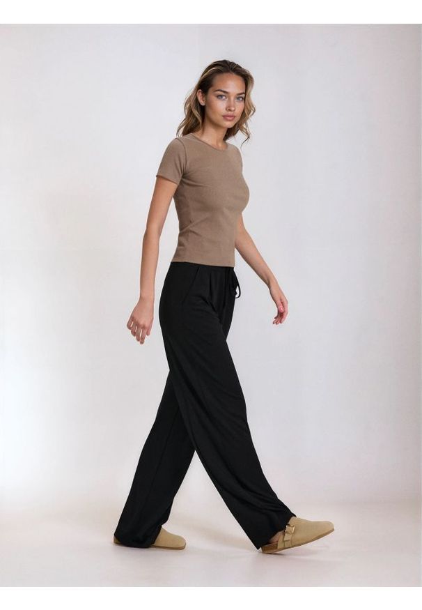 Sinsay - Spodnie straight leg - czarny. Kolor: czarny