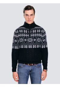 Big-Star - Sweter męski ze skandynawskim wzorem granatowy Kevino 403. Okazja: na co dzień. Typ kołnierza: kołnierzyk stójkowy. Kolor: niebieski. Materiał: dzianina, jeans. Długość: krótkie. Wzór: ze splotem. Styl: elegancki, casual, klasyczny