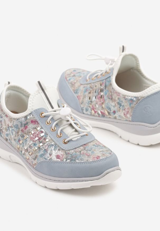 Born2be - Niebieskie Sneakersy ze Skóry Naturalnej z Metalicznym Zdobieniem Anovis. Okazja: na co dzień. Zapięcie: bez zapięcia. Kolor: niebieski. Materiał: skóra. Wzór: aplikacja. Obcas: na płaskiej podeszwie