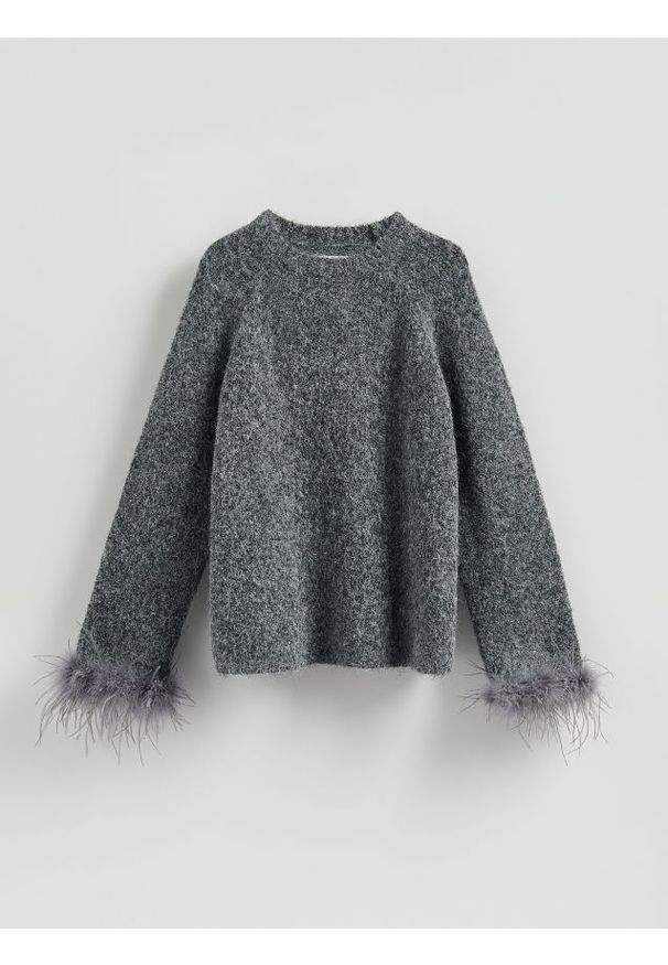 Reserved - Sweter z ozdobnym detalem - szary. Kolor: szary. Materiał: dzianina, wełna