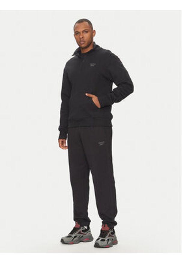 Reebok Bluza 100214081 Czarny Regular Fit. Kolor: czarny. Materiał: bawełna