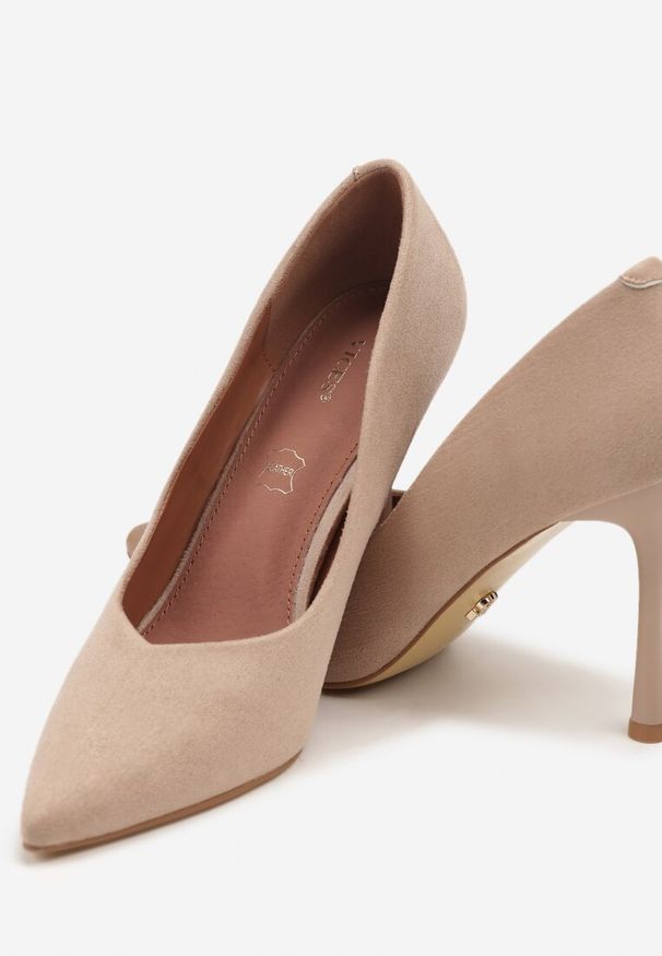 Born2be - Ciemnobeżowe Szpilki Vices w Klasycznym Stylu ze Skórzaną Wkładką Alandde. Okazja: na spotkanie biznesowe, na ślub cywilny, na wesele, do pracy. Kolor: beżowy. Materiał: skóra. Obcas: na szpilce. Styl: klasyczny. Wysokość obcasa: średni