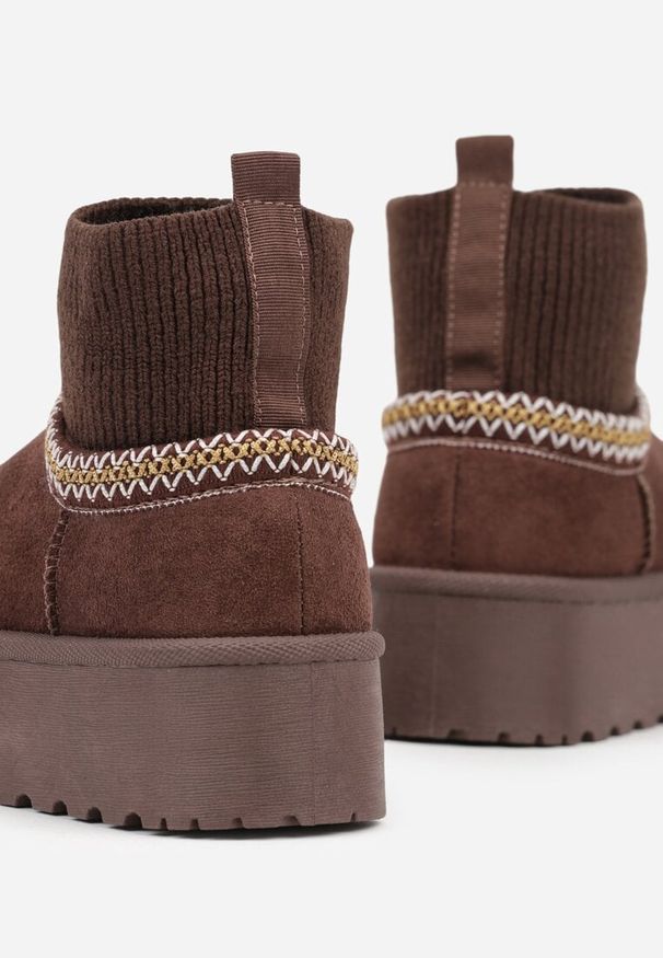 Born2be - Brązowe Śniegowce VICES na Grubej Podeszwie z Haftem i Skarpetkową Cholewką Enantia. Okazja: na co dzień. Kolor: brązowy. Materiał: jeans. Szerokość cholewki: normalna. Wzór: haft. Styl: casual, elegancki