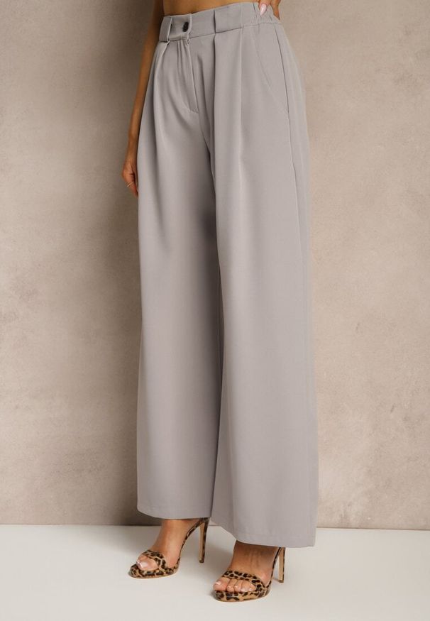 Renee - Szare Szerokie Spodnie High Waist o Garniturowym Kroju z Zakładkami Uliadorea. Okazja: na co dzień. Stan: podwyższony. Kolor: szary. Styl: elegancki, casual, klasyczny