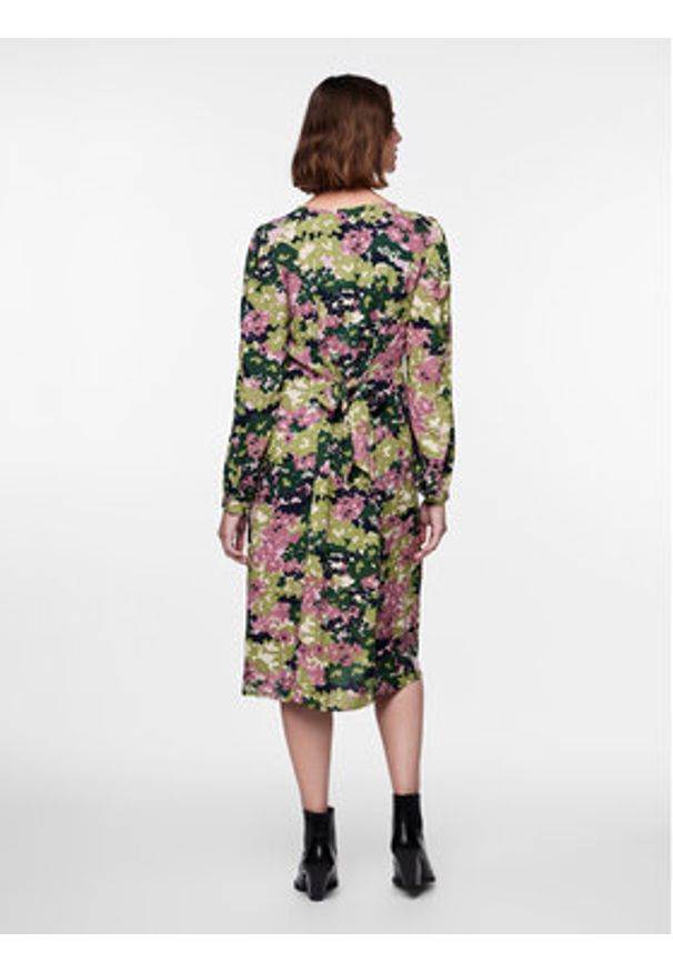 Pieces Sukienka koszulowa 17142593 Kolorowy Regular Fit. Materiał: wiskoza. Wzór: kolorowy. Typ sukienki: koszulowe