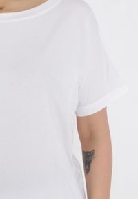 Born2be - Biały T-shirt Ammi. Kolor: biały. Materiał: bawełna, dzianina, elastan. Długość rękawa: krótki rękaw. Długość: krótkie #3