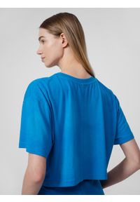 4f - T-shirt crop top oversize z dodatkiem modalu damski. Kolor: niebieski. Materiał: dzianina, skóra. Wzór: gładki