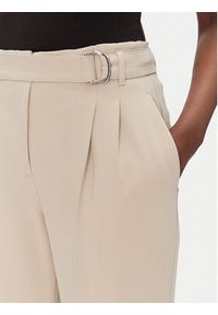 BOSS Spodnie materiałowe Tapiah 50490037 Beżowy Regular Fit. Kolor: beżowy. Materiał: syntetyk