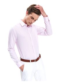 TOP SECRET - Koszula żakardowa regular fit. Kolor: różowy. Materiał: żakard. Sezon: wiosna, lato. Styl: elegancki #1
