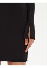 Gina Tricot Sukienka codzienna 23511 Czarny Slim Fit. Okazja: na co dzień. Kolor: czarny. Materiał: wiskoza. Typ sukienki: proste. Styl: casual #4