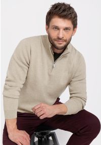 Volcano - Sweter ze stójką S-CARLO. Okazja: na co dzień. Typ kołnierza: kołnierzyk stójkowy. Materiał: poliamid, materiał, bawełna. Długość: długie. Wzór: gładki, haft. Styl: casual, klasyczny