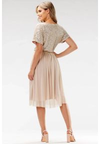 Awama - Koktajlowa sukienka na wesele rozkloszowana z cekinami beż. Okazja: na ślub cywilny, na imprezę, na wesele. Kolor: czarny, beżowy. Styl: wizytowy #3