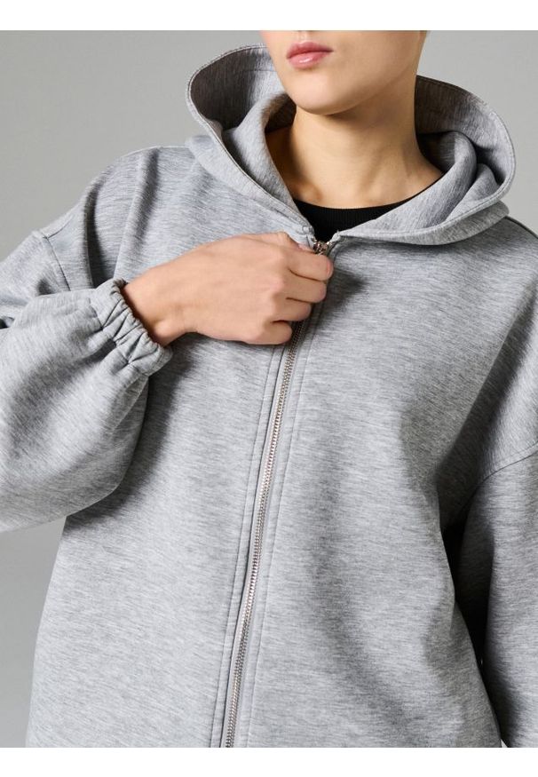 Sinsay - Bluza dresowa z kapturem i ściągaczami - szary. Typ kołnierza: kaptur. Kolor: szary. Materiał: dresówka