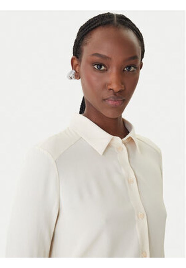 Patrizia Pepe Koszula 8C0872/A8I1-W409 Beżowy Regular Fit. Kolor: beżowy. Materiał: wiskoza