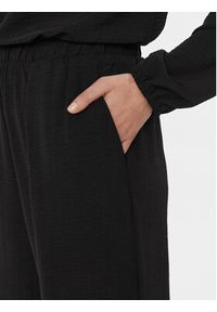 Vero Moda Spodnie materiałowe 10302548 Czarny Loose Fit. Kolor: czarny. Materiał: syntetyk #4