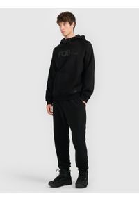 4f - 4F Bluza dresowa nierozpinana z kapturem męska - czarna L. Okazja: na co dzień. Typ kołnierza: kaptur. Kolor: czarny. Materiał: dresówka. Styl: casual #2
