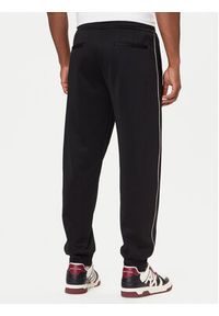 Armani Exchange Spodnie dresowe XM001358 AF16278 UC001 Czarny Regular Fit. Kolor: czarny. Materiał: syntetyk, bawełna #4