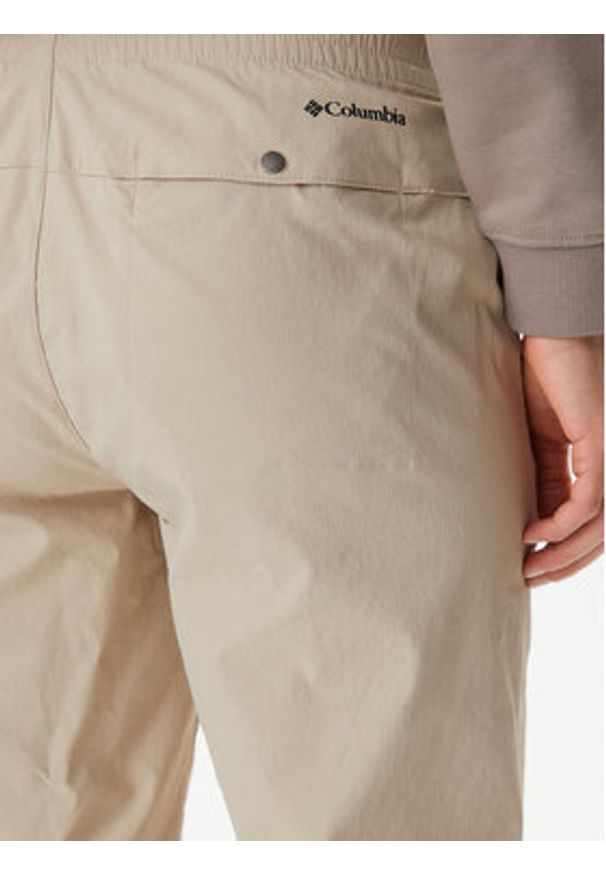 columbia - Columbia Spodnie outdoor Cedar Crest™ 2119793 Beżowy Regular Fit. Kolor: beżowy. Materiał: syntetyk. Sport: outdoor