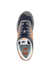 Buty do chodzenia męskie New Balance 574. Zapięcie: sznurówki. Kolor: wielokolorowy, szary. Materiał: skóra, syntetyk, tkanina, materiał. Szerokość cholewki: normalna. Model: New Balance 574. Sport: turystyka piesza