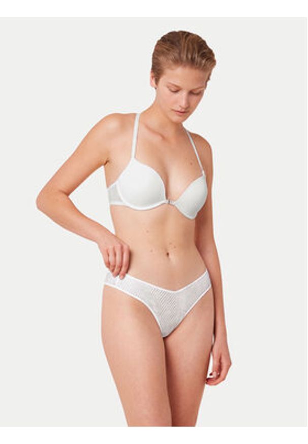 Triumph Biustonosz push-up Harmony Spotlight 10217429 Biały. Kolor: biały. Materiał: syntetyk. Rodzaj stanika: push-up