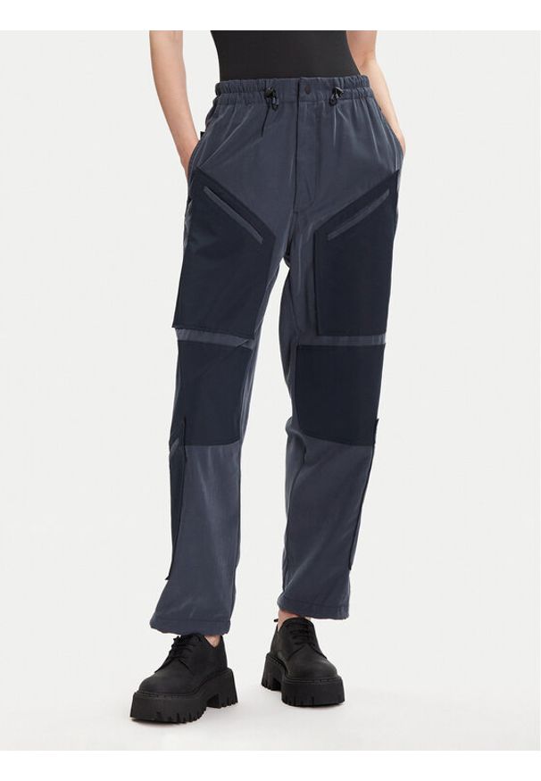 G-Star RAW - G-Star Raw Spodnie materiałowe Tone On Tone D27036-D522 Niebieski Relaxed Fit. Kolor: niebieski. Materiał: wiskoza