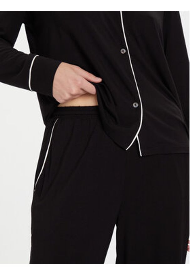 Karl Lagerfeld - KARL LAGERFELD Piżama A4W45004 Czarny Relaxed Fit. Kolor: czarny. Materiał: wiskoza