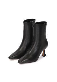 Kazar - Czarne skórzane botki na szpulkowym obcasie. Kolor: czarny. Materiał: skóra. Obcas: na obcasie. Wysokość obcasa: średni #3