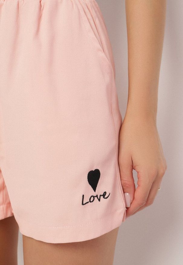 Born2be - Różowe Dresowe Szorty o Prostym Kroju z Wiązaniem i Kieszeniami Foladea. Okazja: na co dzień, na spacer. Kolor: różowy. Materiał: dresówka. Styl: klasyczny, casual