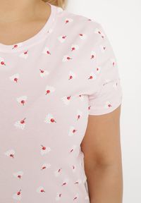 Born2be - Różowy Bawełniany T-shirt w Ozdobny Print Bellisanta. Okazja: na co dzień. Kolor: różowy. Materiał: bawełna. Wzór: nadruk. Styl: casual