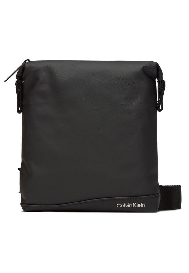 Calvin Klein Saszetka Rubberized Conv Flatpack K50K511254 Czarny. Kolor: czarny. Materiał: materiał