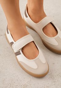 Renee - Beżowe Tenisówki Sneakeriny z Paskiem na Rzep Pirel. Okazja: na co dzień. Zapięcie: rzepy. Kolor: beżowy. Materiał: jeans, koronka. Wzór: gładki. Styl: casual, elegancki, sportowy #9