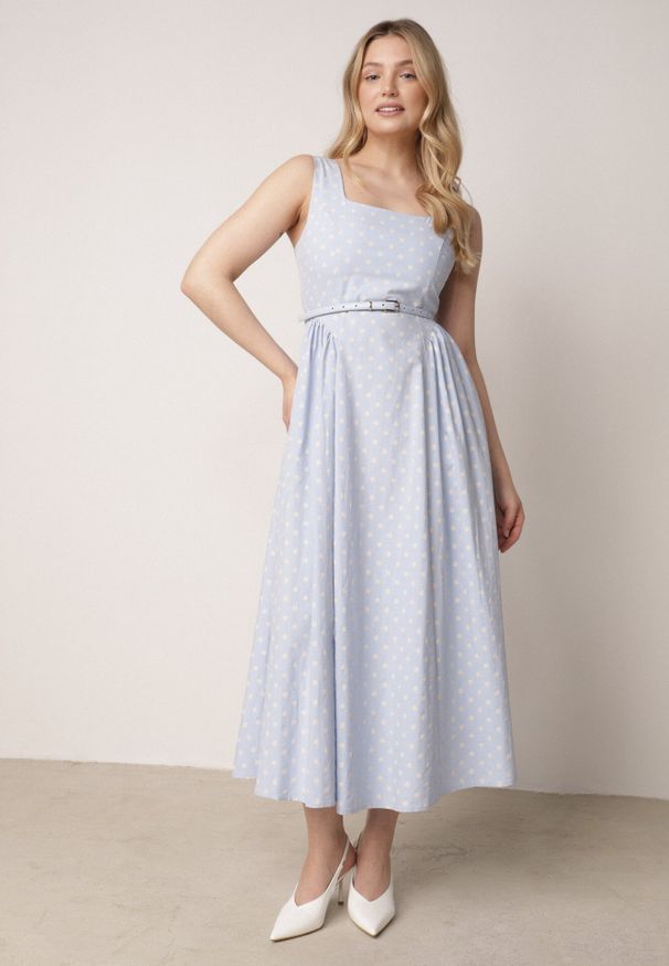 Born2be - Niebieska Bawełniano-Wiskozowa Sukienka Retro w Groszki o Rozkloszowanym Kroju Eviphaia. Okazja: na co dzień. Kolor: niebieski. Materiał: wiskoza, bawełna. Wzór: grochy. Typ sukienki: rozkloszowane. Styl: retro