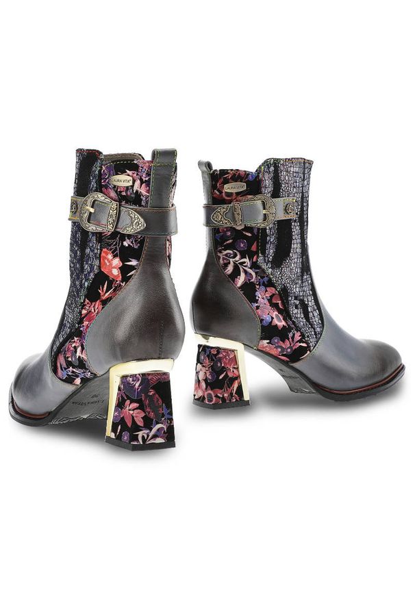 Niebieskie Botki Laura Vita Gustowne Buty Na Obcasie. Zapięcie: sprzączka. Kolor: niebieski. Materiał: skóra. Wzór: kwiaty, aplikacja. Obcas: na obcasie. Styl: elegancki. Wysokość obcasa: średni