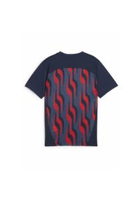 Puma - Młodzieżowa koszulka przedmeczowa z krótkim rękawem FC Red Bull Salzburg PUMA. Kolor: czerwony, wielokolorowy, niebieski. Długość rękawa: krótki rękaw. Długość: krótkie
