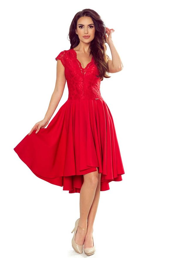 Numoco - Czerwona Wieczorowa Asymetryczna Sukienka z Koronką. Kolor: czerwony. Materiał: koronka. Wzór: koronka. Typ sukienki: asymetryczne. Styl: wizytowy