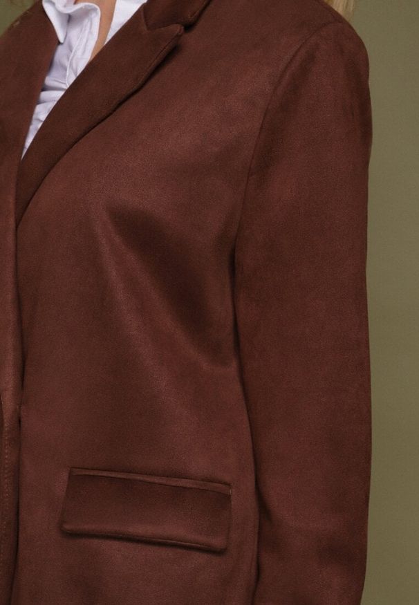 Born2be - Brązowa Dwurzędowa Marynarka o Pudełkowym Kroju z Usztywnianymi Ramionami Alean. Okazja: na co dzień. Kolor: brązowy. Materiał: jeans. Styl: casual, elegancki, klasyczny