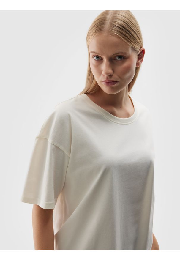 4f - 4F T-shirt oversize gładki uniseks - biały XS. Okazja: na co dzień. Kolor: biały. Materiał: bawełna, jersey, dzianina. Długość rękawa: krótki rękaw. Długość: krótkie. Wzór: gładki. Styl: sportowy, klasyczny, casual