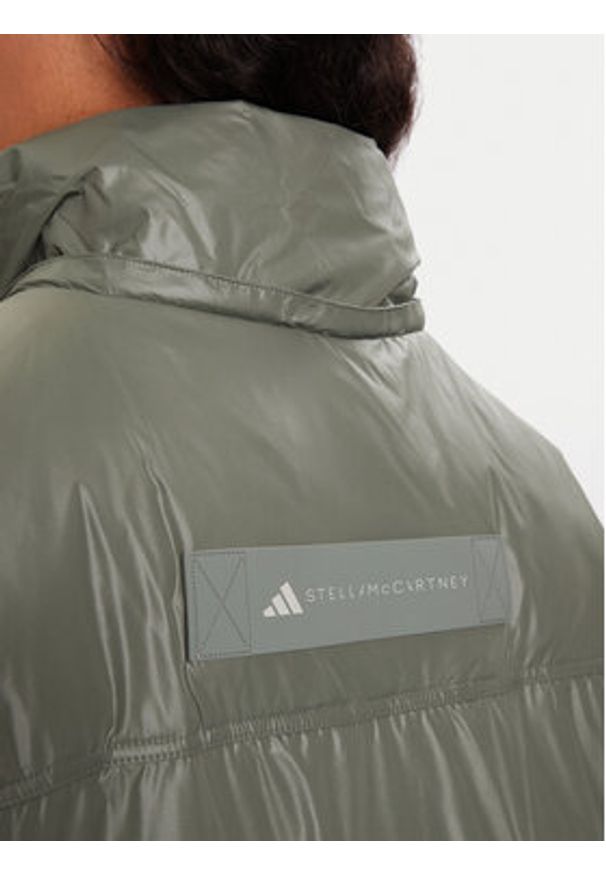 Adidas by Stella McCartney - adidas by Stella McCartney Kurtka zimowa JX4339 Zielony Loose Fit. Kolor: zielony. Materiał: syntetyk. Sezon: zima