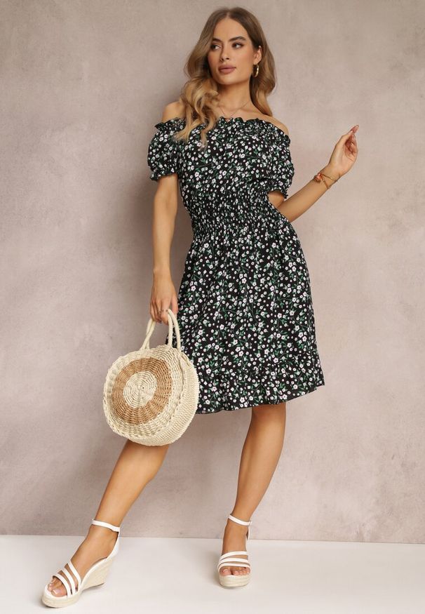 Renee - Czarna Bawełniana Sukienka Midi Hiszpanka z Gumką w Pasie Dnise. Typ kołnierza: dekolt hiszpanka. Kolor: czarny. Materiał: bawełna. Długość: midi