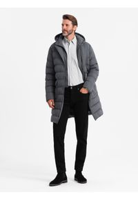 Ombre Clothing - Długa pikowana męska kurtka z klapami i podpinką – grafitowa V2. Kolor: szary. Materiał: syntetyk, tkanina, poliester, materiał. Długość: długie. Wzór: jednolity. Styl: elegancki #3