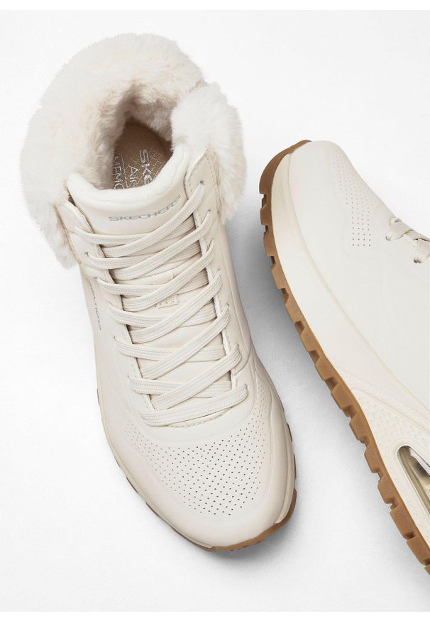 bonprix - Kozaki sznurowane Skechers z pianką memory. Kolor: beżowy