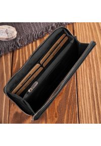 PAOLO PERUZZI - Portfel skórzany vintage Paolo Peruzzi czarny T-116-HBL. Kolor: czarny. Materiał: skóra. Wzór: geometria #1