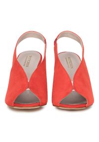 Wittchen - Damskie sandały zamszowe na słupku z gumką czerwone. Zapięcie: pasek. Kolor: czerwony. Materiał: zamsz, skóra. Szerokość cholewki: normalna. Obcas: na słupku. Styl: wizytowy. Wysokość obcasa: średni #2