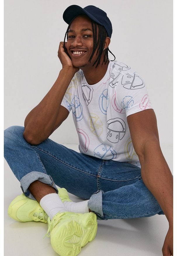 Ellesse - T-shirt. Okazja: na co dzień. Kolor: biały. Materiał: dzianina. Styl: casual