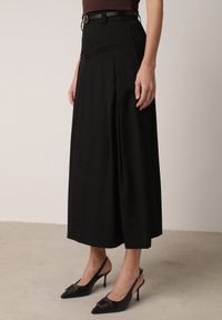 Born2be - Czarna Wiskozowa Spódnica o Rozkloszowanym Kroju z Plisami i Paskiem Rolea. Okazja: na co dzień. Kolor: czarny. Materiał: wiskoza. Styl: casual, elegancki, klasyczny #6
