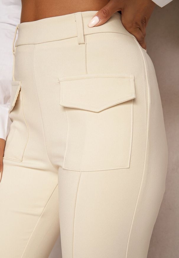 Renee - Beżowe Spodnie Dzwony High Waist Fani. Okazja: na co dzień. Stan: podwyższony. Kolor: beżowy. Wzór: aplikacja. Styl: casual