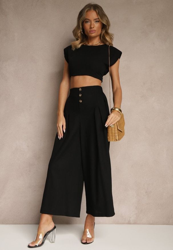 Renee - Czarne Spodnie Culottes High Waist z Bawełny Zdobione Guzikami Izuma. Okazja: na co dzień. Stan: podwyższony. Kolor: czarny. Materiał: bawełna. Wzór: aplikacja. Styl: elegancki, casual